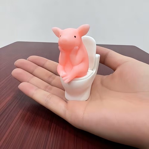 New cute toilet pig statue - new,