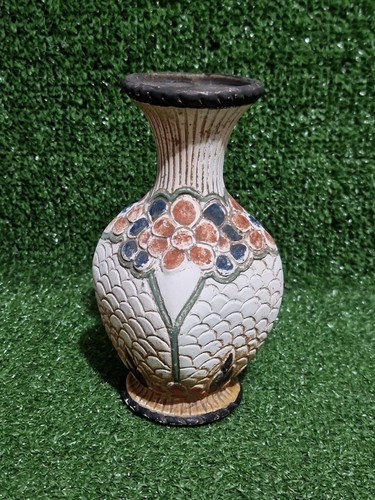 Vintage trentham art ware vase - trentham,