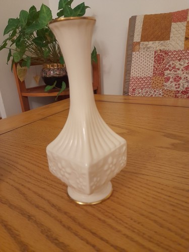 Aynsley bone china bud - , vase