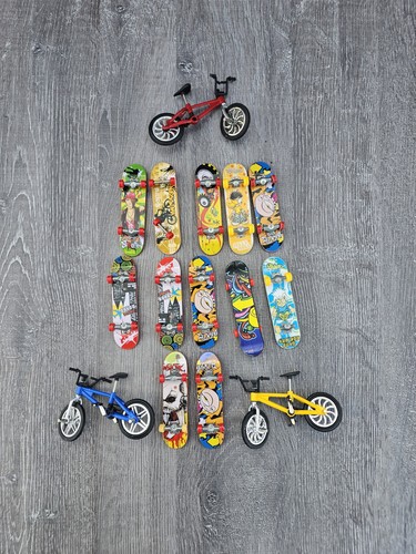 Finger skateboards and 3 - finger,