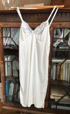 Vintage Slip by Kayser White