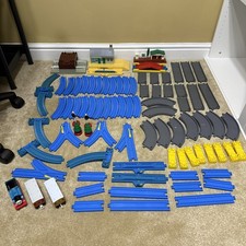 TOMY  Thomas The Tank Engine