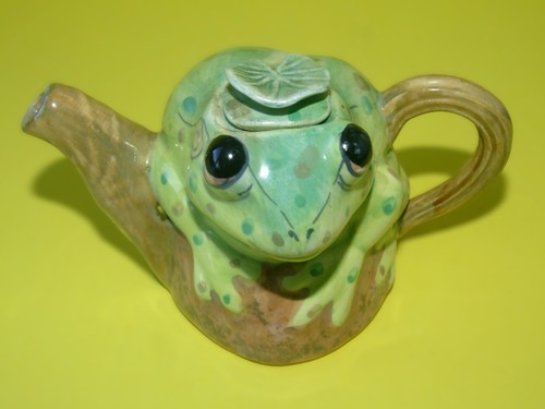 Small miniature khien frog - a,