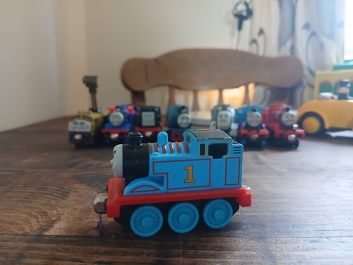 Thomas dyecast characters - thomas,