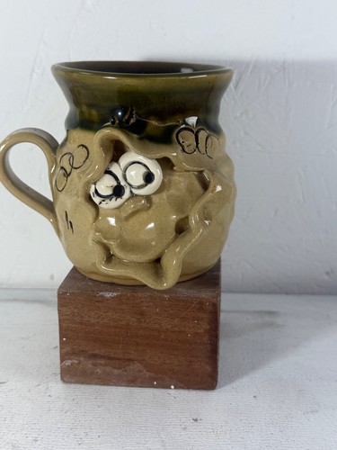 Pretty ugly pottery vintage - pretty,