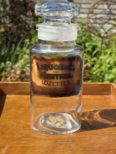 Vintage 1920s chemist - vintage,