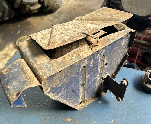 Leyland tractor toolbox 270 - toolbox,