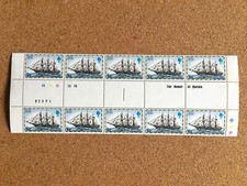 FALKLAND ISLANDS1978 £1 NAUTILUS IN A GUTTER STRIP OF 10 (5 PAIRS) PLATE NUMBERS