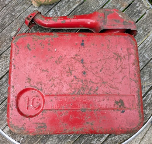 Vintage tudor gallon petrol - tudor, 1