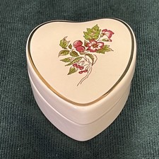 Vintage Wade Royal Victoria Pottery Heart Shaped Lid Trinket Box