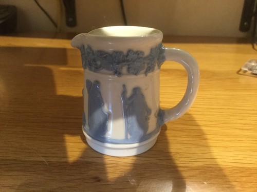 Wedgwood queensware miniature - queensware,