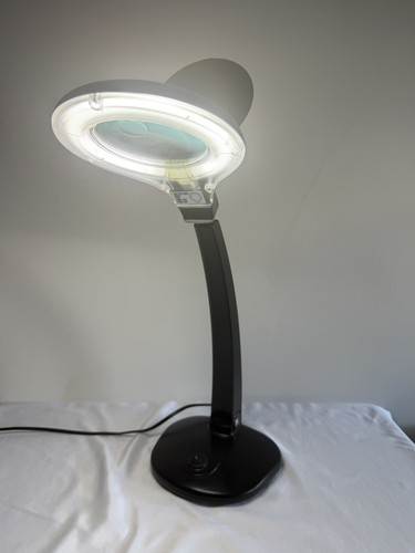 Lifemax black magnifying lamp - black,