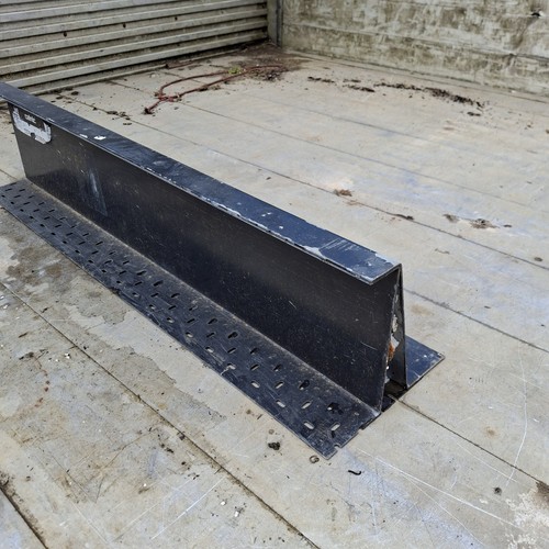 Catnic lintel 1050 - lintel, 70