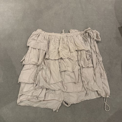 Magnolia pearl ruffle - pearl, tie