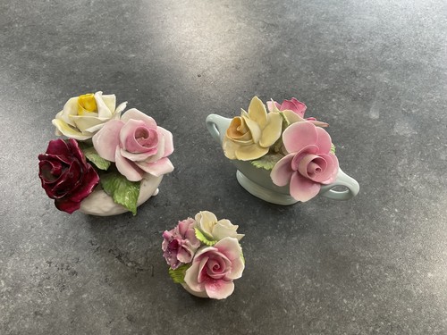 Bone china baskets of - 3,