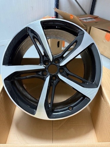 Audi stud alloy wheel - audi,