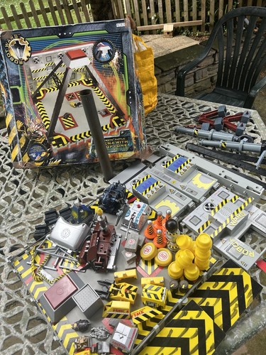 Large bundle lot - lot, robot