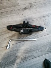 TOYOTA AVENSIS Estate T27 Lift Jack 091110F020 2.0 Diesel 93kw 2010 27701065