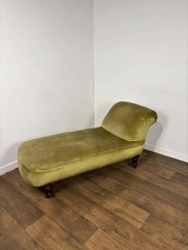 Victorian Green Day Bed /