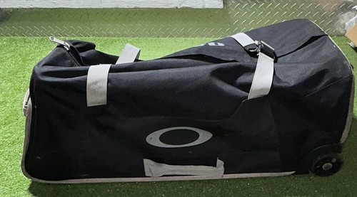 Oakley black large - oakley,