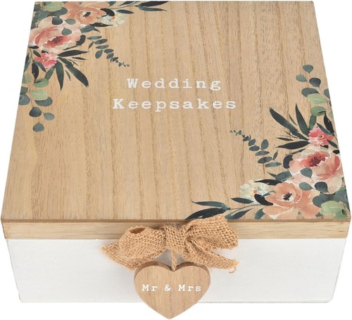 Love story wooden wedding - love,