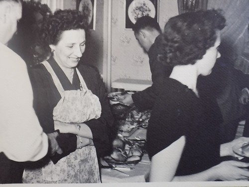 1950 photo lady - 1950's, apron