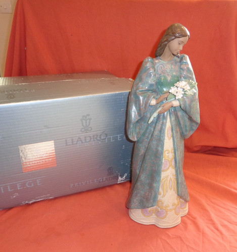 Rare large lladro - large, sincerity
