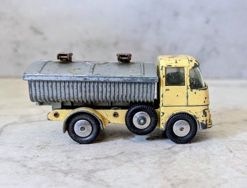 Corgi toys 460 neville - toys,