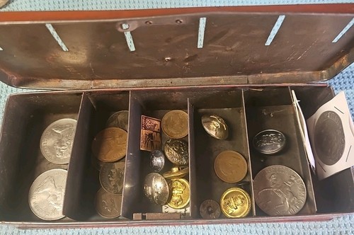 Money tin coins buttons - coins,