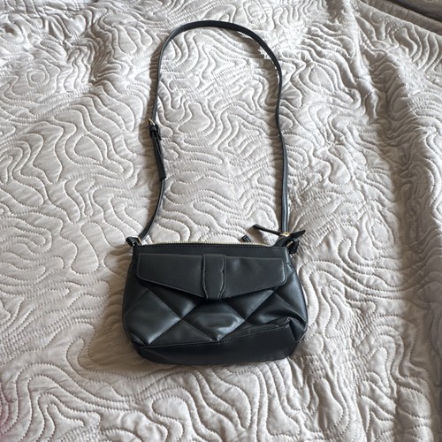 Black quilted faux leather - black,