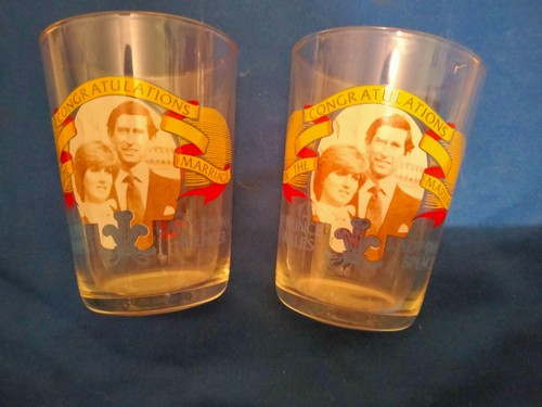 Pair vintage 1981 - of,