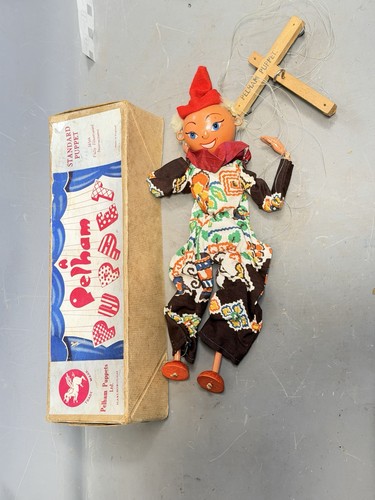 Pelham puppet clown - clown, ss