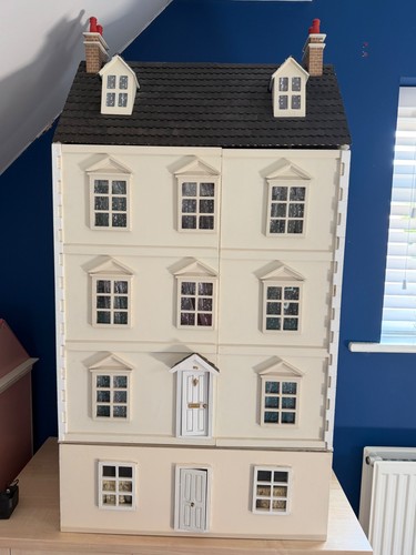 Dolls house 12th - house, scale