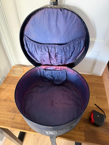 Vintage hat box needing - hat,