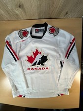 Nike Team Canada Hockey Jersey - Size Adult M - Embroidered Y2K - VGC