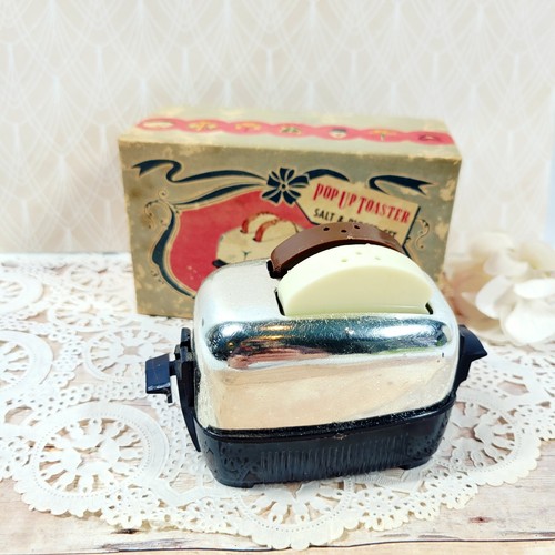 Vintage pop toaster - pop-up, salt