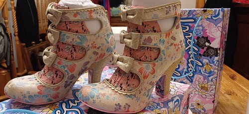 Irregular choice put bow - irregular, on