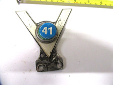 VINTAGE GEM CAR GRILLE BADGE, ORIGINAL 41