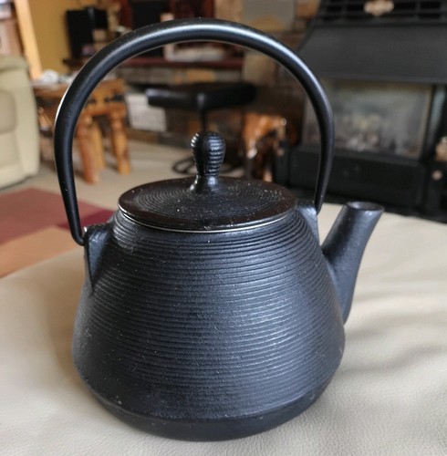 Small black cast iron japanese - cast,