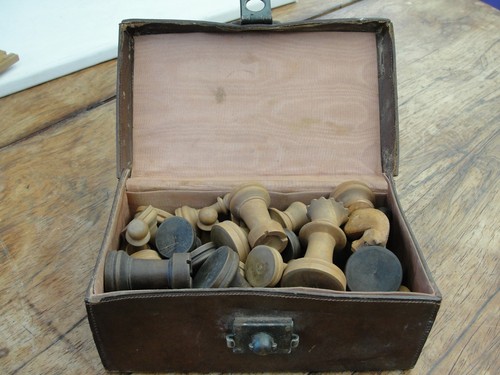 Vintage wooden staunton - vintage,