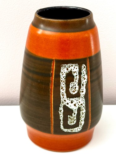 Retro orange brown bay - retro, brown,