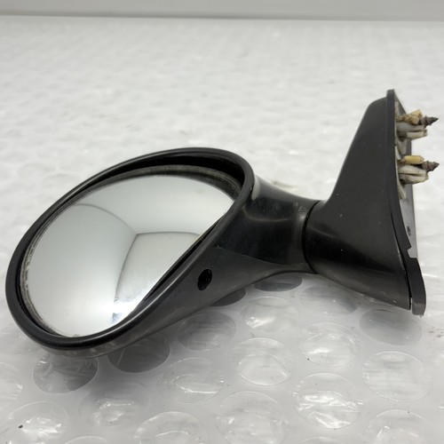 Parking under view mirror - parking,
