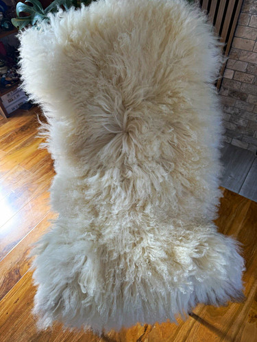 Beautiful real sheepskin rug - beautiful,