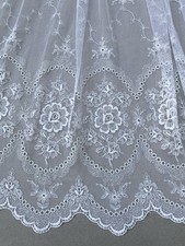2 Vintage White Floral Lace