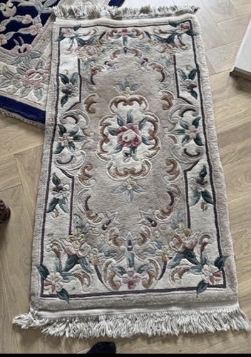 Chinese hand knotted wool - hand,