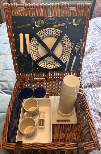 Vintage optima person wicker - optima, 2