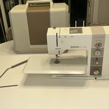 Bernina Record 931 Electronic Sewing Machine Swiss w/ Pedal, Case and Cord Book