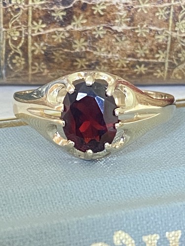 Gents 9ct gold garnet gypsy - ,