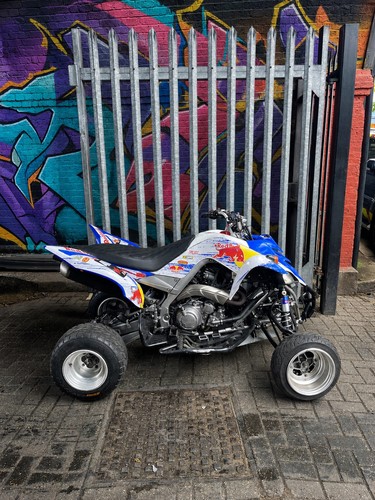 Yamaha raptor 700r - red, bull