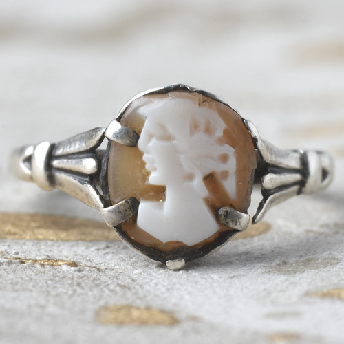 Vintage silver carved shell - silver,